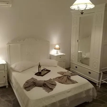 Paros Traditional House * Moni Christou Dasous
